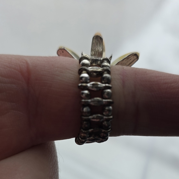 Yellow Flower Ring - Picture 4 of 4